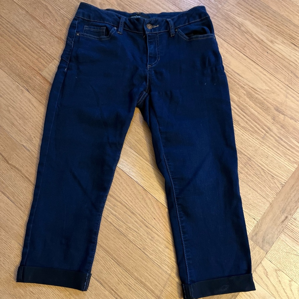 Ladies Size 6 Miss Poured in Blue Classic Navy Straight Capris Jeans GUC